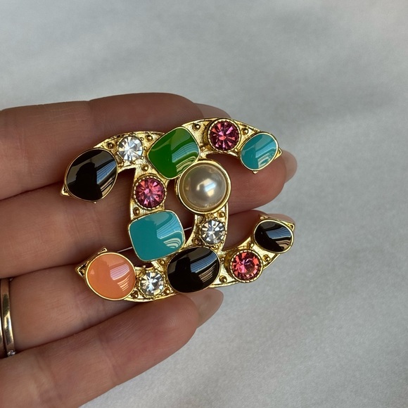 Elegant Designer Brooch with Jewel Tones - Picture 3 of 6